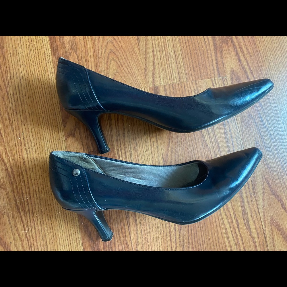 Women’s heeled shoes